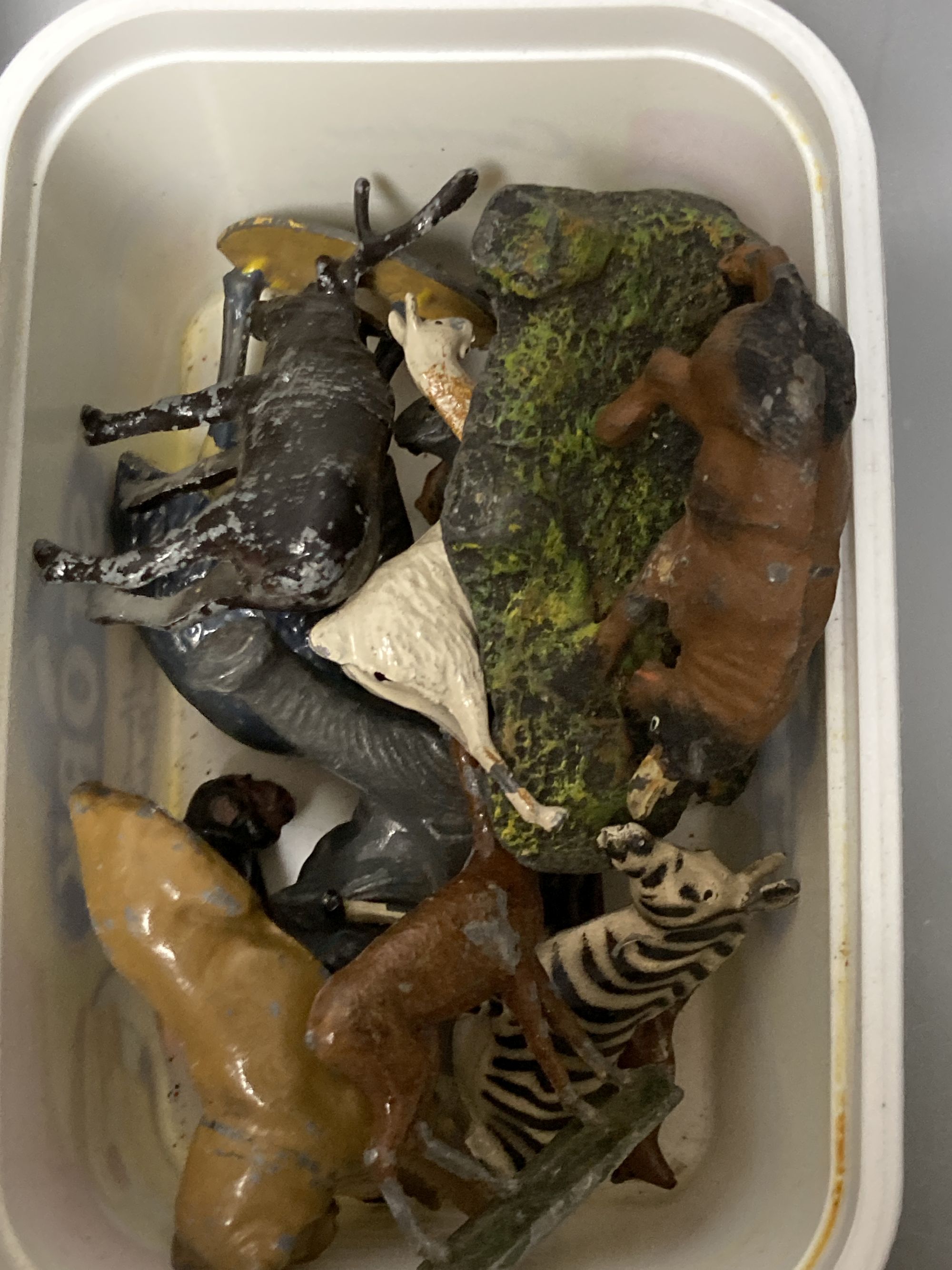 Hollowcast lead toy animals